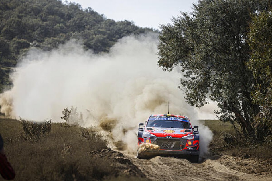 WRC- Safari Downpour Doesn’t Stop Rally Leader Neuville