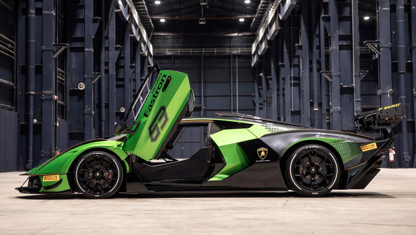 Lamborghini Essenza SCV12 Is The First Car On The Market With Full Carbon Chassis