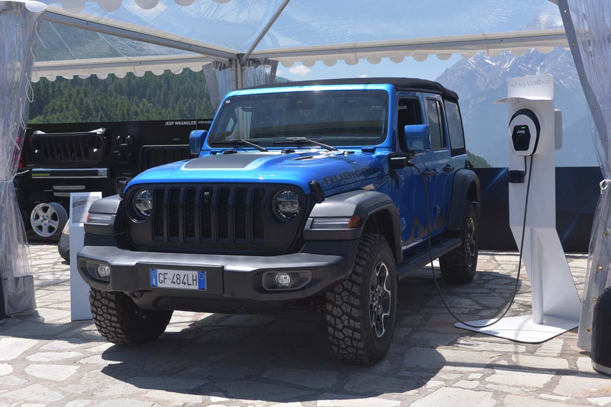 Mopar lancia oltre 100 accessori per la Jeep Wrangler 4xe