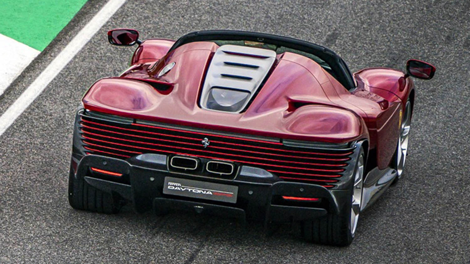 Ferrari Daytona SP3 – The New Icona Inspired By The Legendary Victories