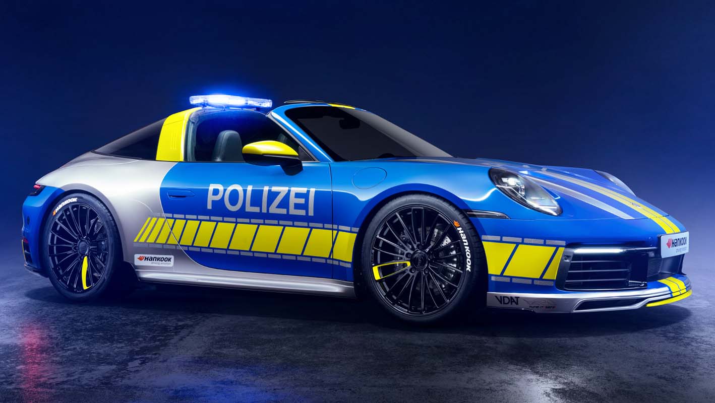 بورش 911 تارغا4 2021 تتحول الى سيارة شرطة رائعة مع تيك أرت