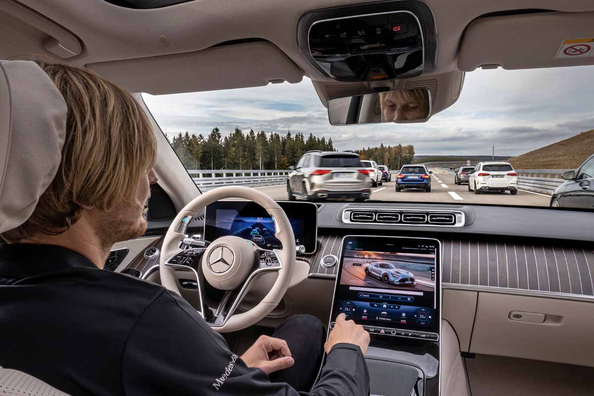 Mercedes-Benz Receives World’s First Internationally Valid System Approval For Conditionally Automated Driving